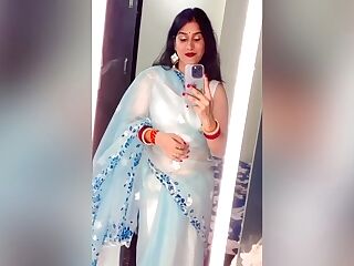 Indian Hot Bhabhi Ne Chut Me Frigging Krke Pani Nikala